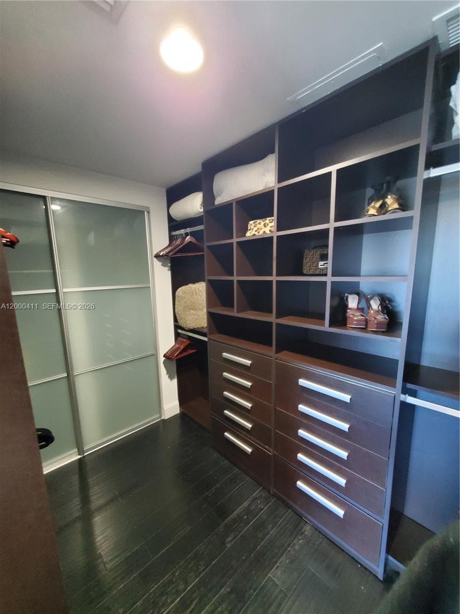 2950 NE 188th St 401 photo 16