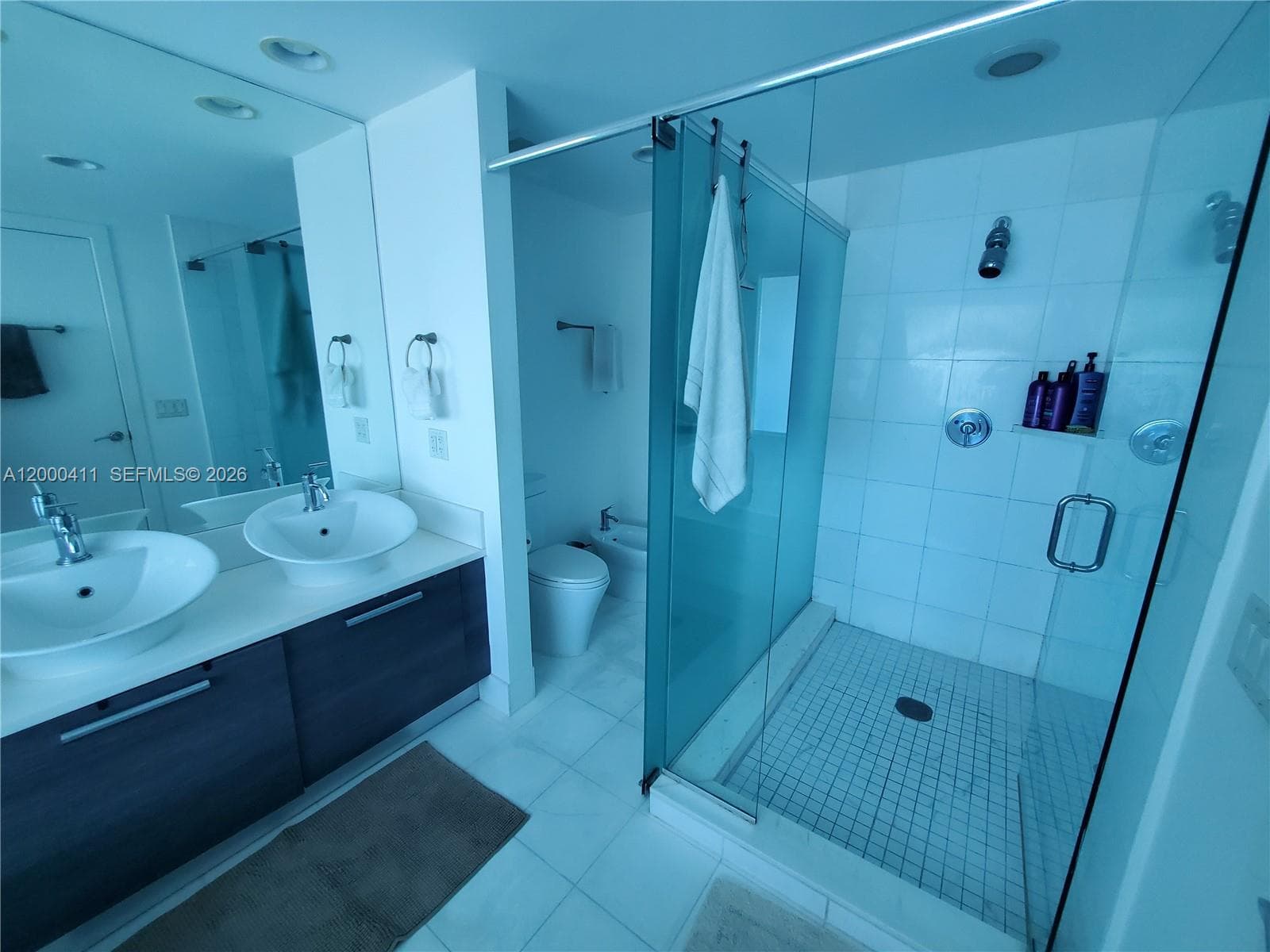 2950 NE 188th St 401 photo 15