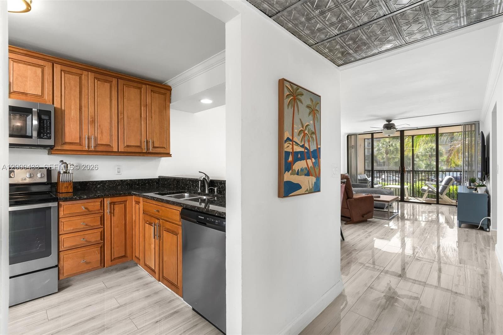 16 Royal Palm Way 3