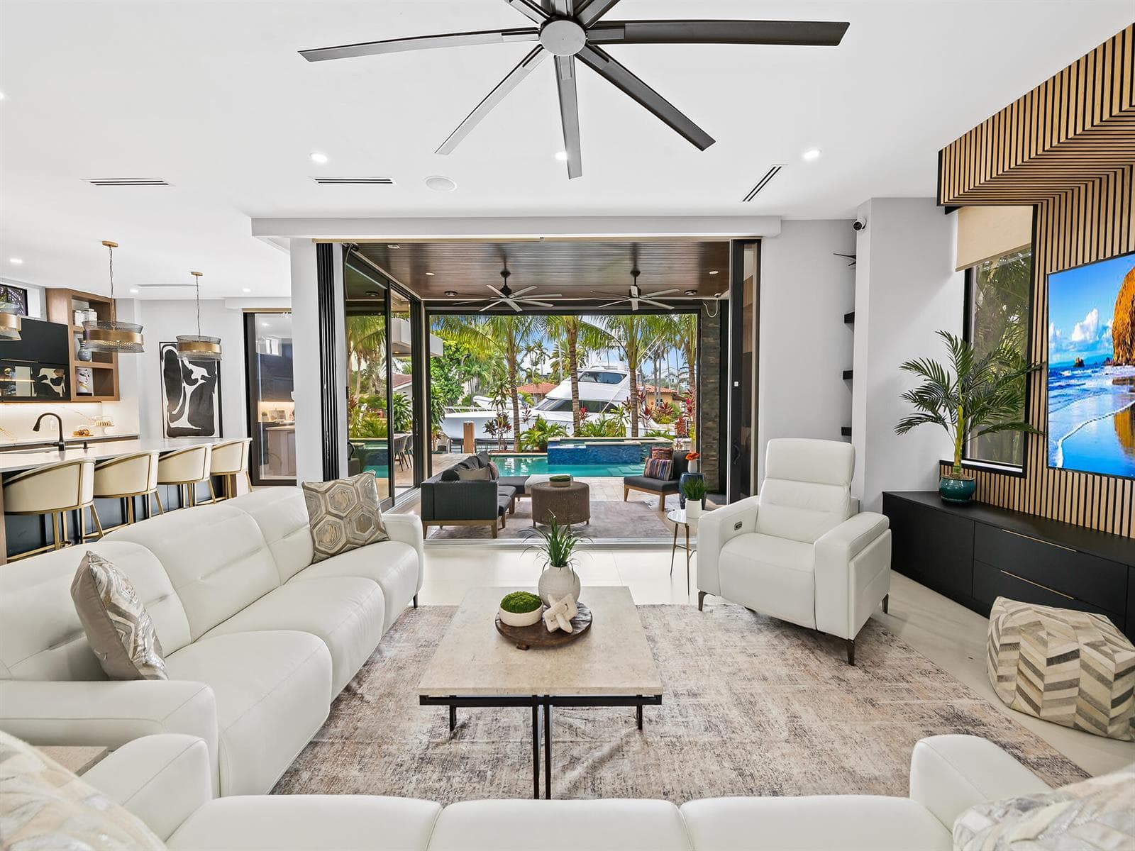 609 Poinciana 2