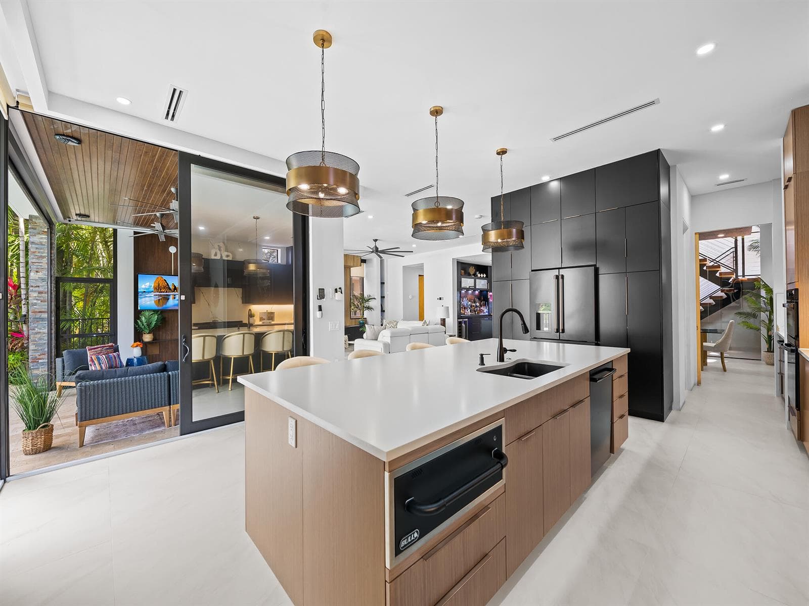 609 Poinciana 1