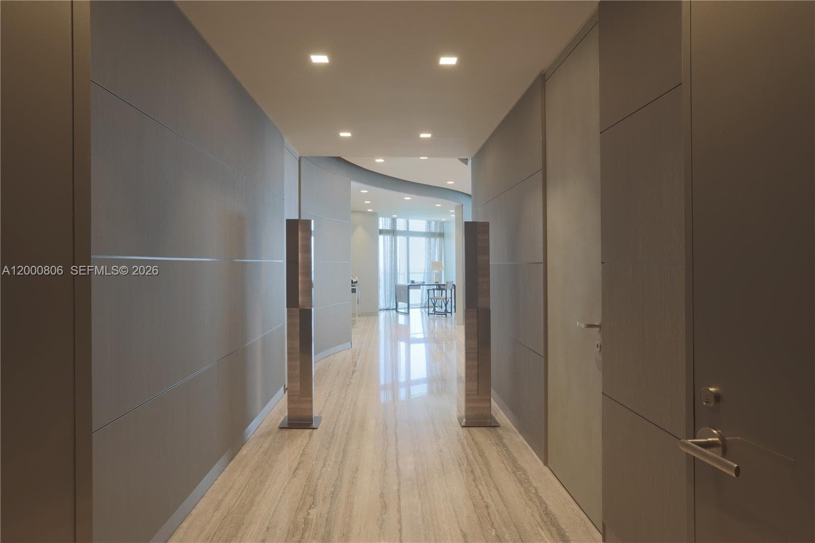 18975 Collins Ave 2
