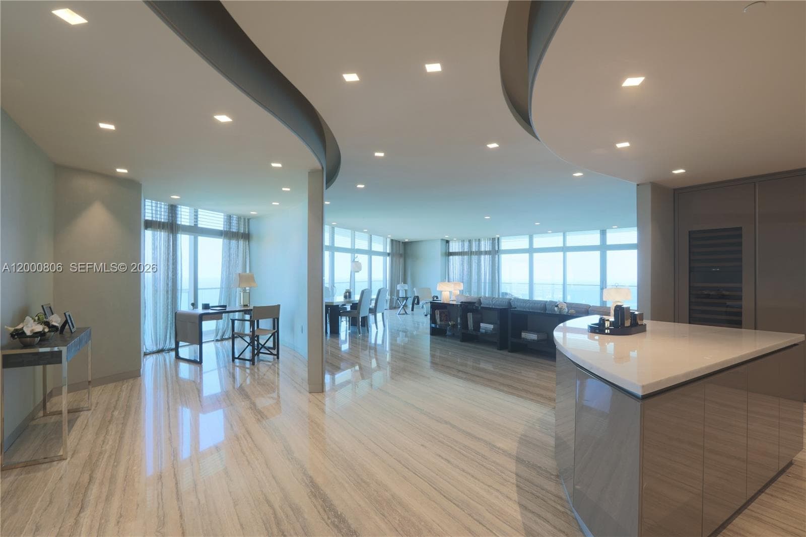 18975 Collins Ave 1