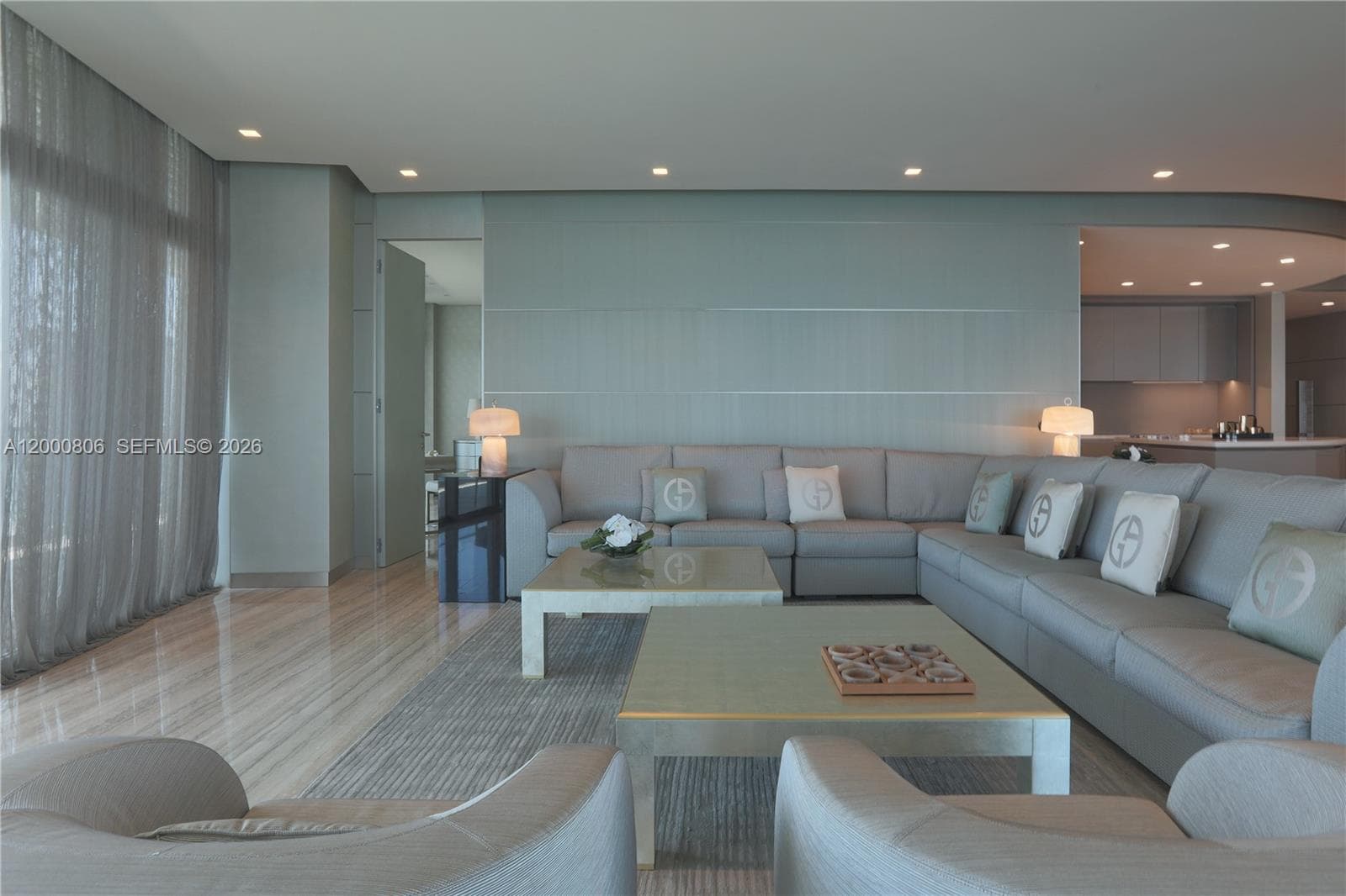 18975 Collins Ave 5
