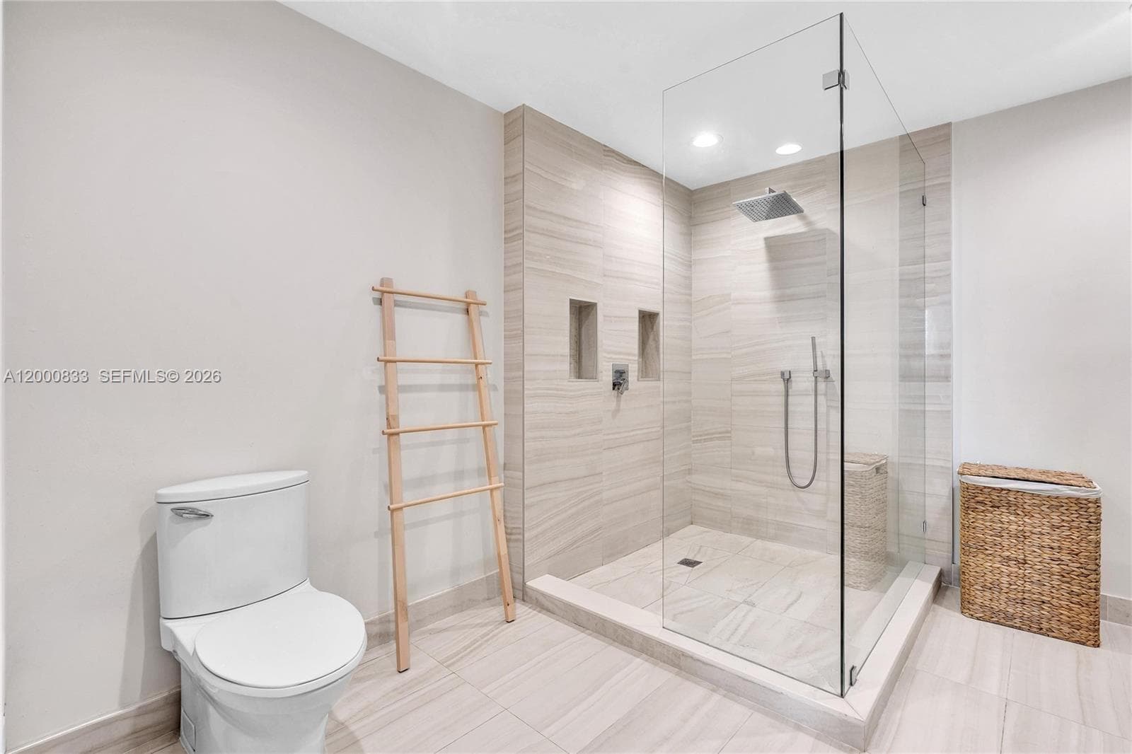 3029 NE 188th St 721 photo 9
