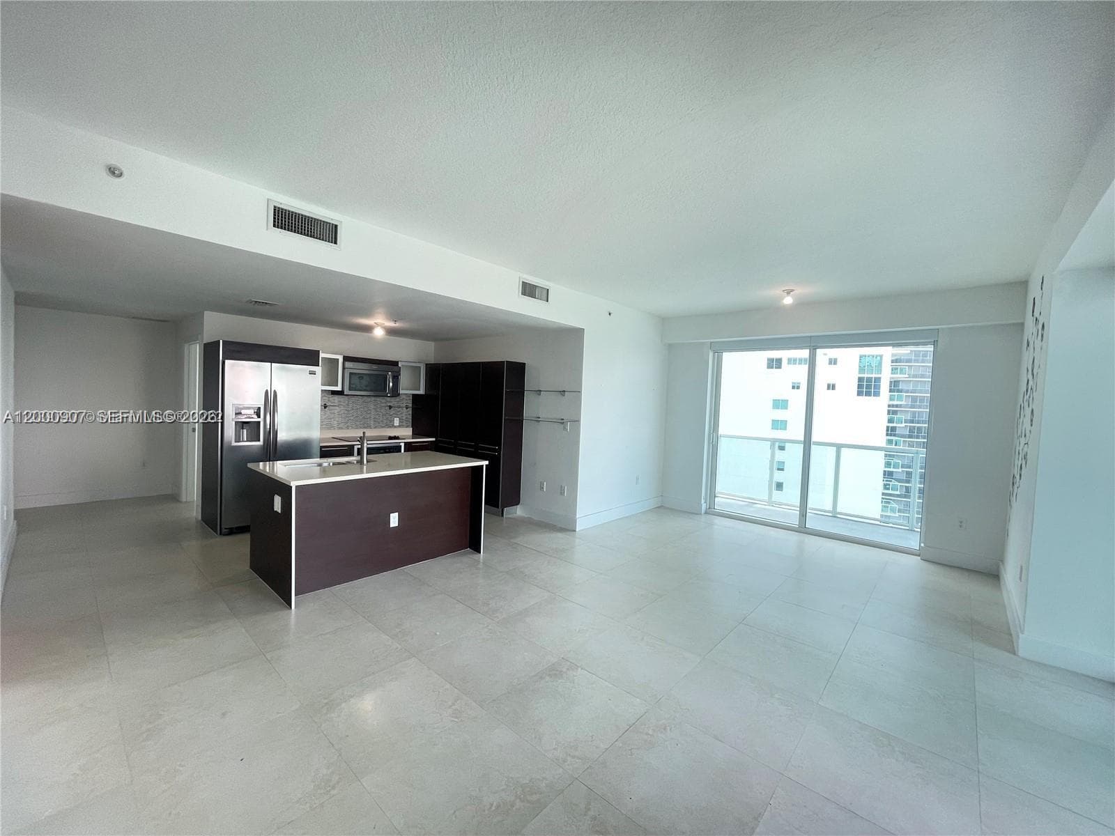 1900 N Bayshore Dr 3311 photo 2