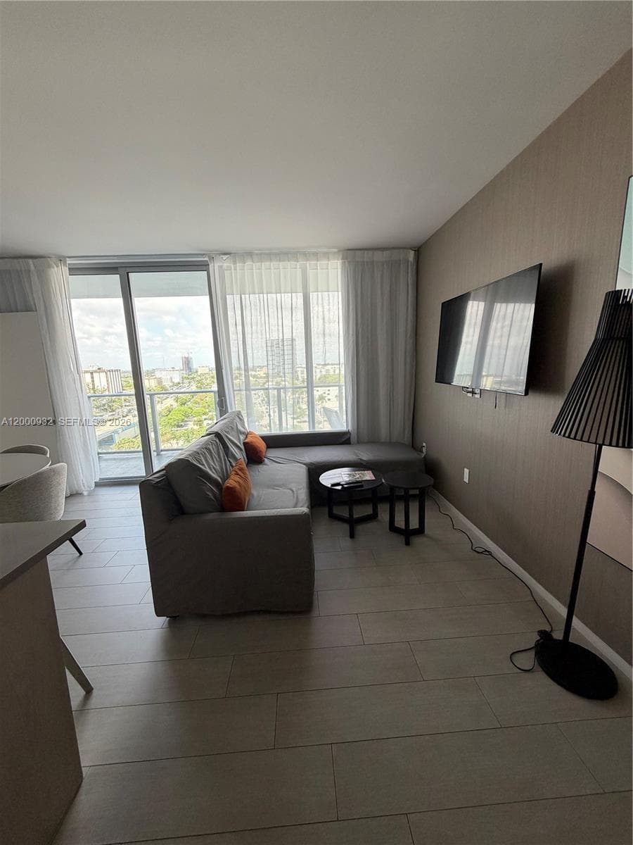 4010 Ocean Dr 5