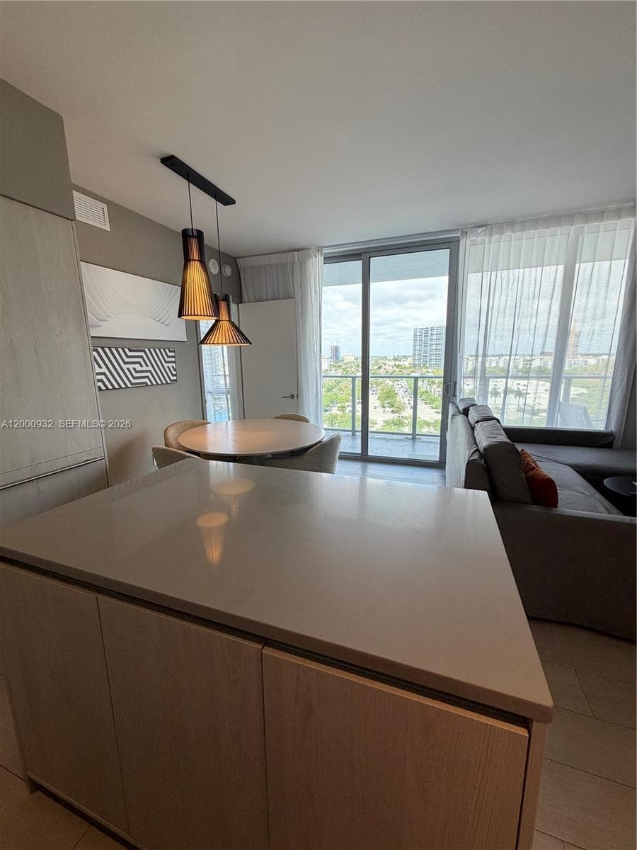 4010 Ocean Dr R804 photo 10