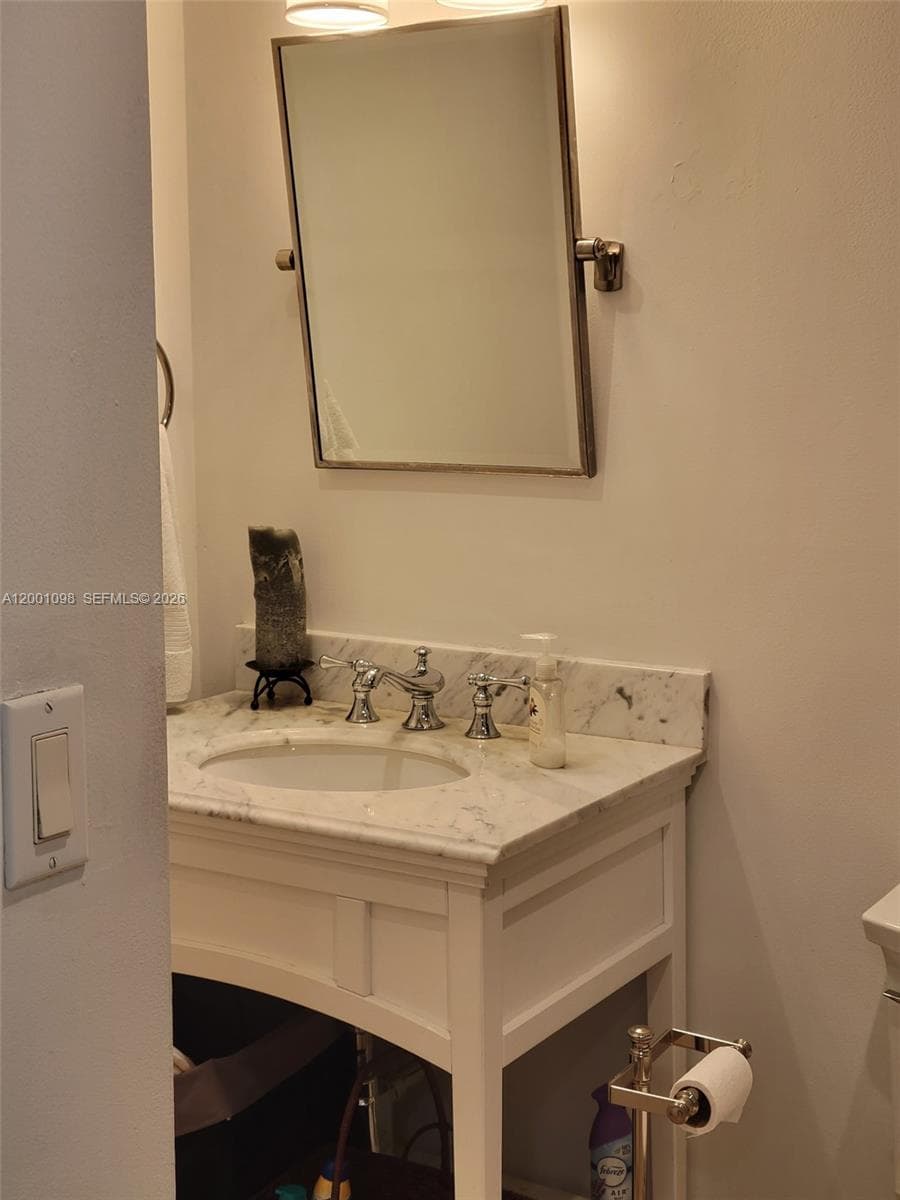 2625 Collins Ave 1601 photo 21