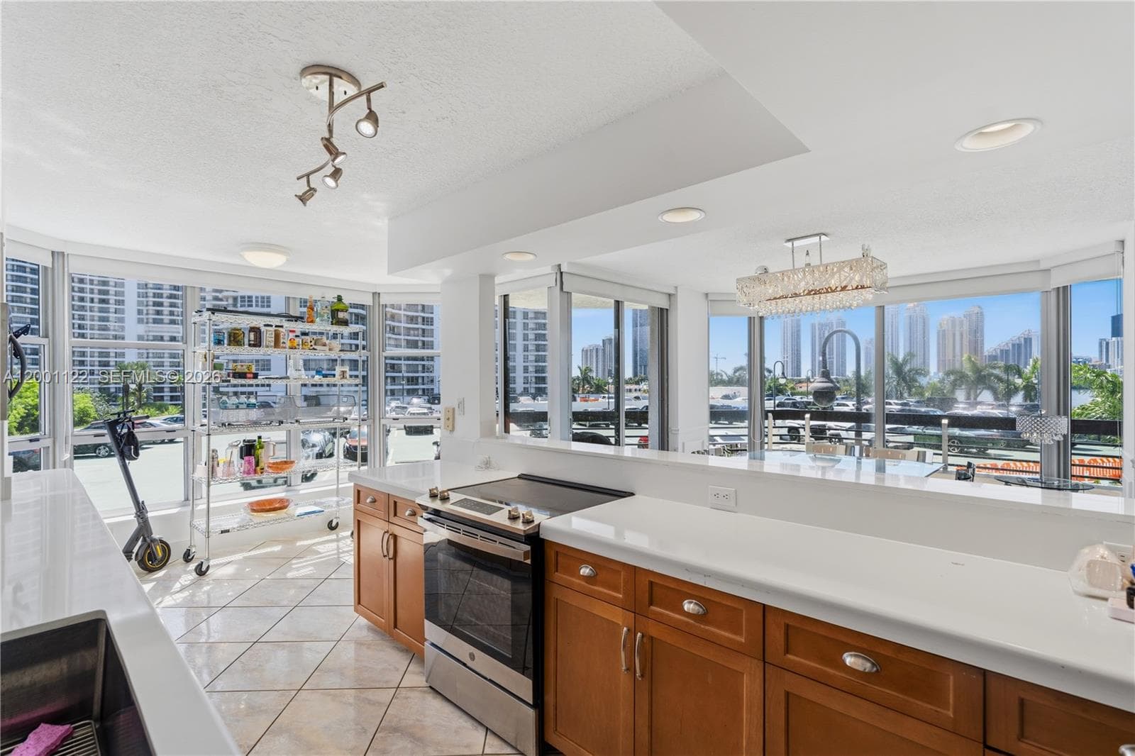 3600 Mystic Pointe Dr 513 photo 6