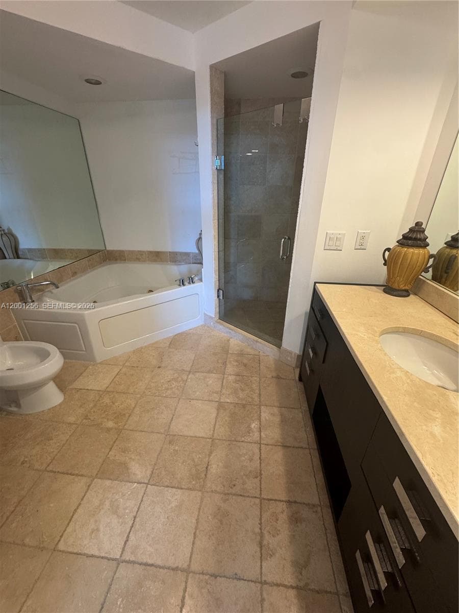 18201 Collins Ave 608 photo 5