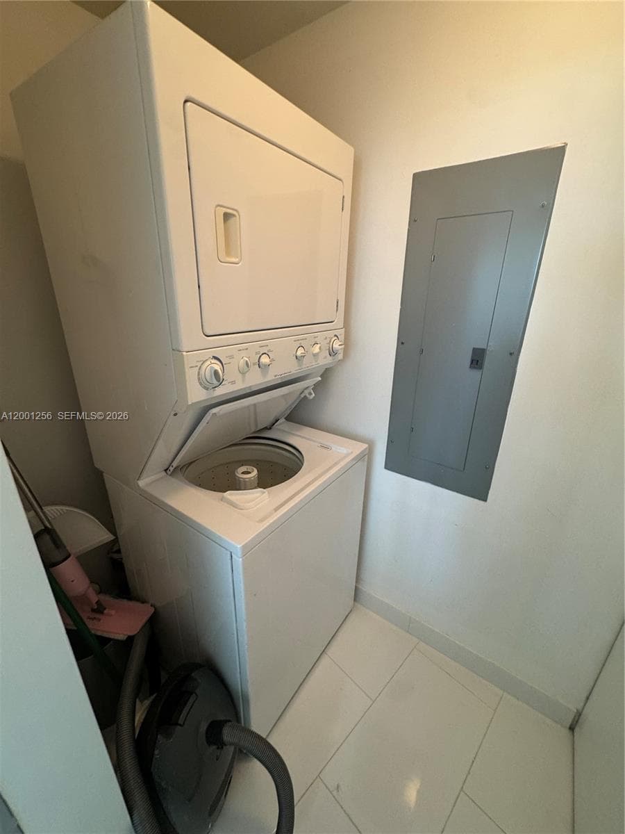 18201 Collins Ave 608 photo 8