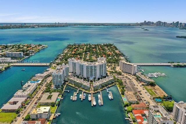 7900 Harbor Island Dr 704 photo 1