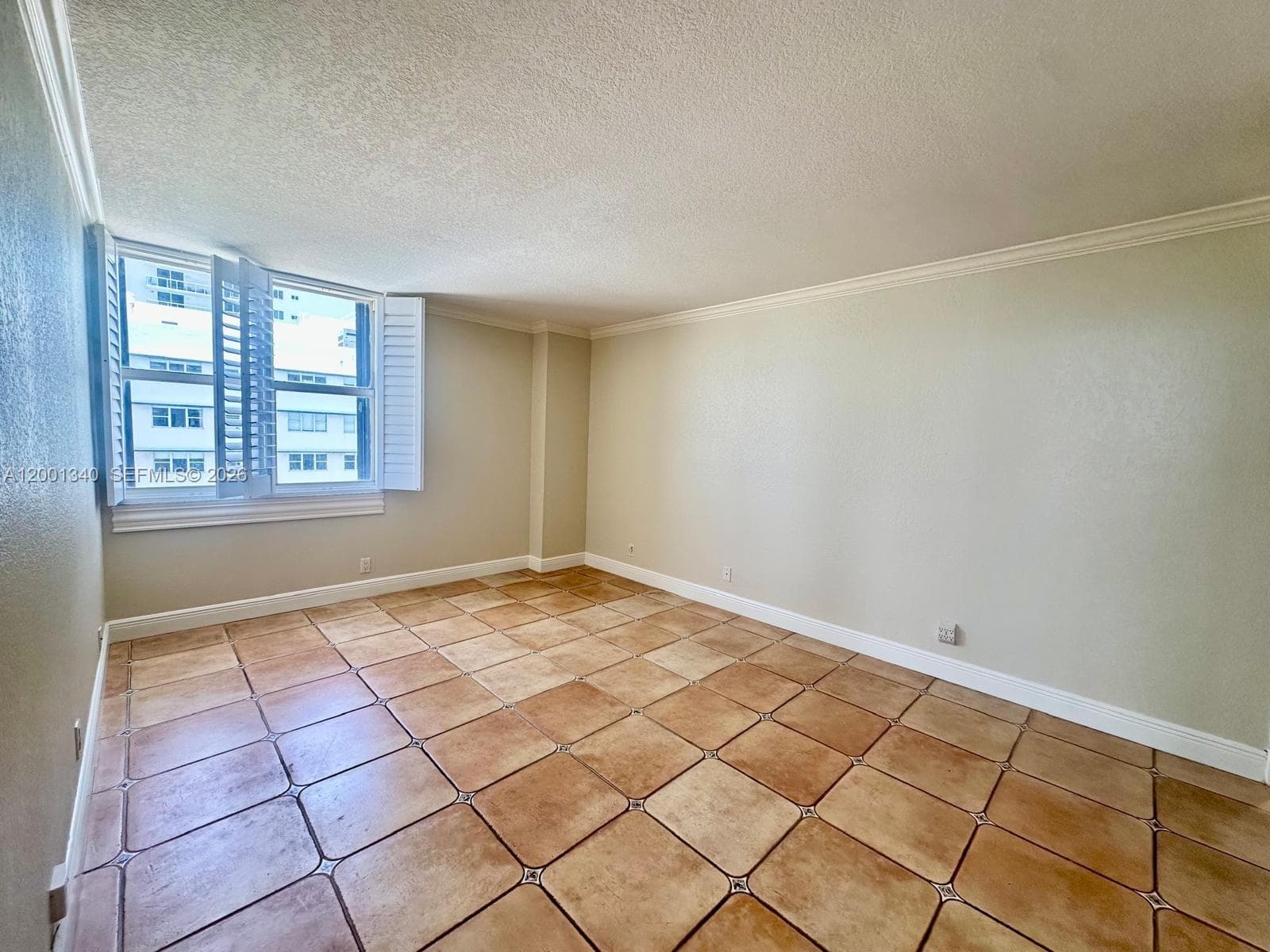 2555 Collins Ave 711 photo 6