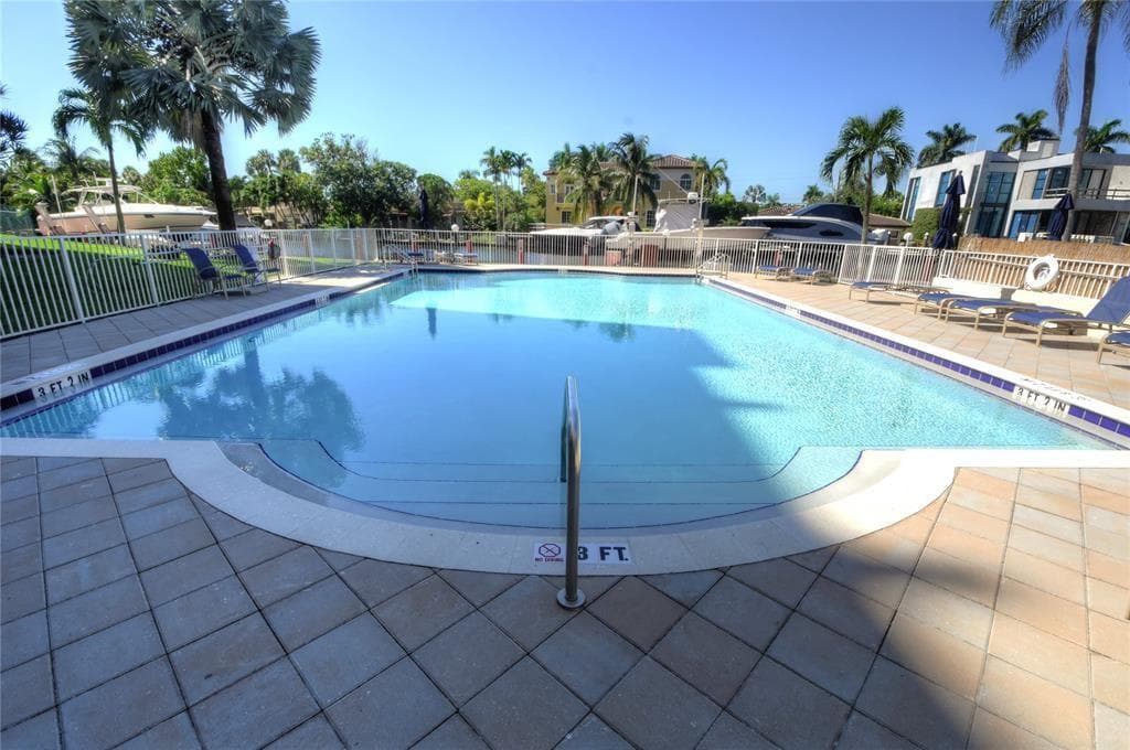 1391 S Ocean Boulevard 105 photo 13