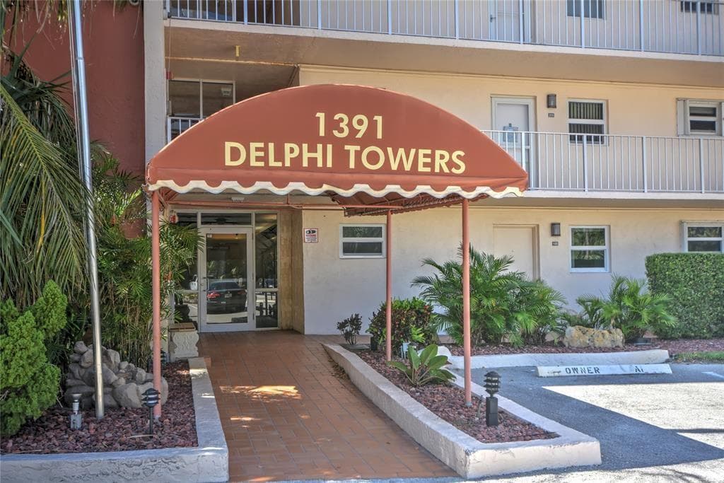 1391 S Ocean Boulevard 105 photo 1