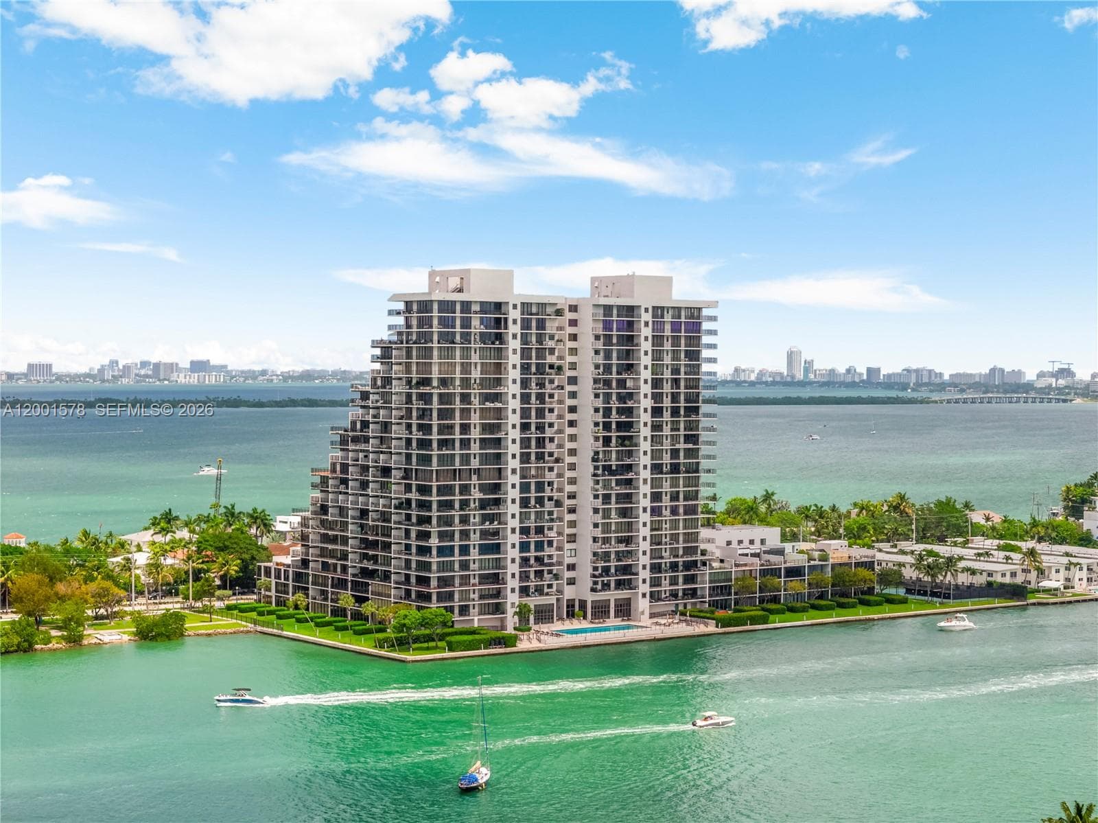 1000 Venetian Way 408 photo 23