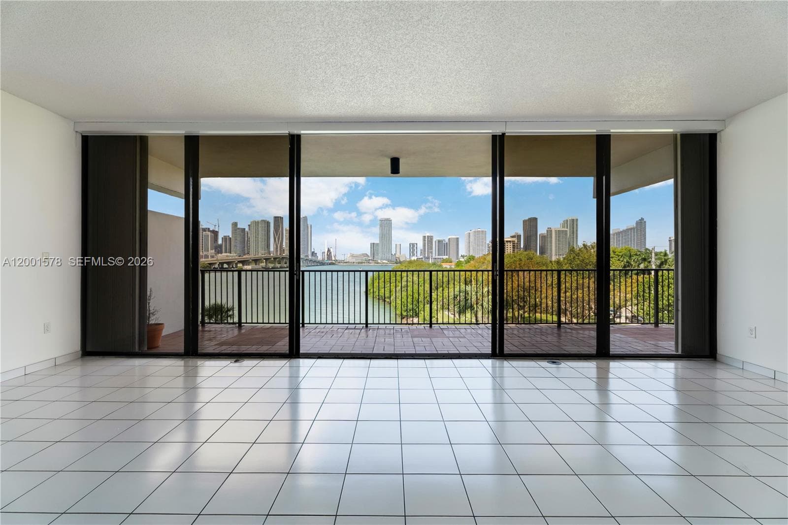 1000 Venetian Way 408 photo 11