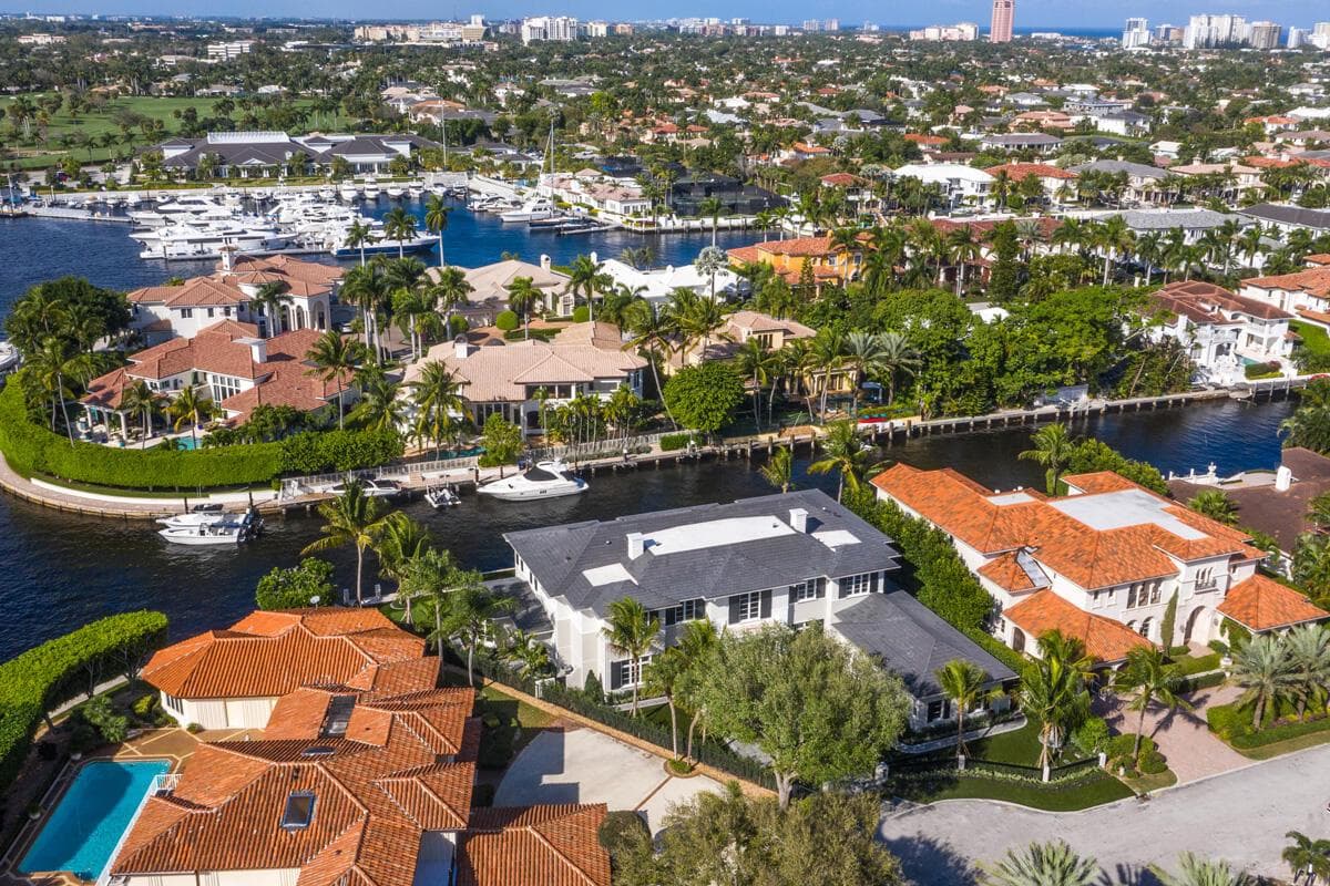 133 W Coconut Palm Road 4