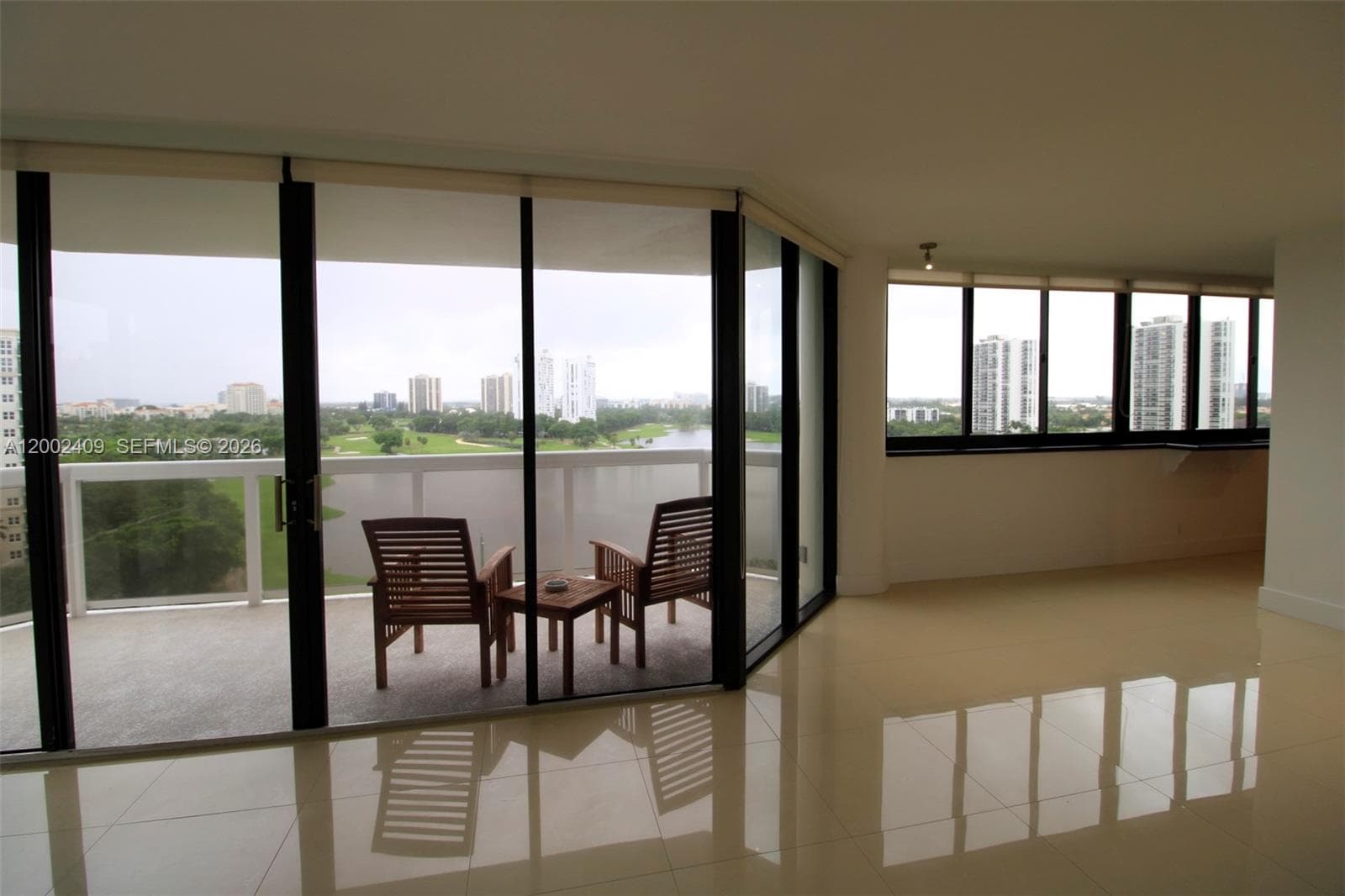 20185 E Country Club Dr 1105 photo 8
