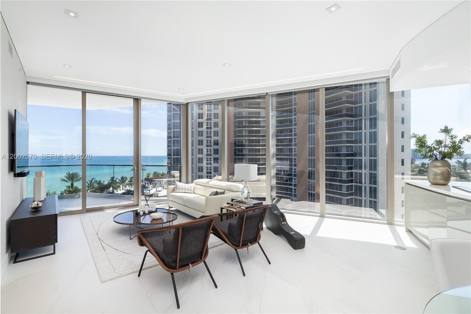 18975 Collins Ave 504 photo 8
