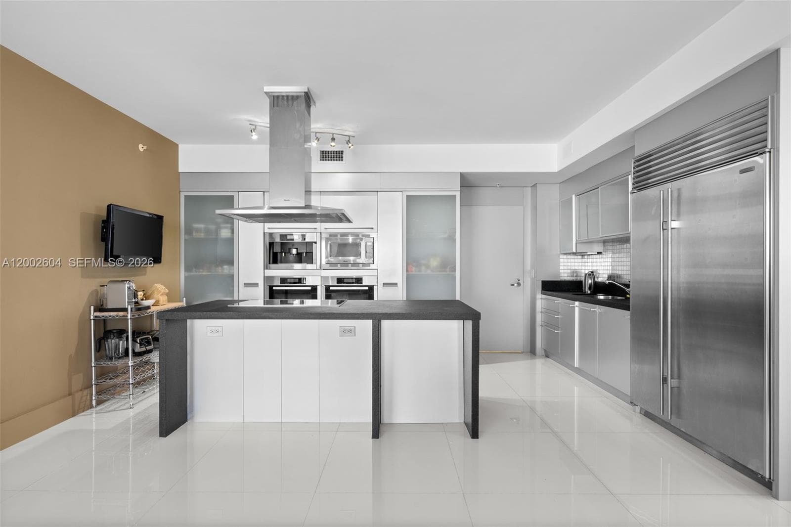 18201 Collins Ave 709 photo 12