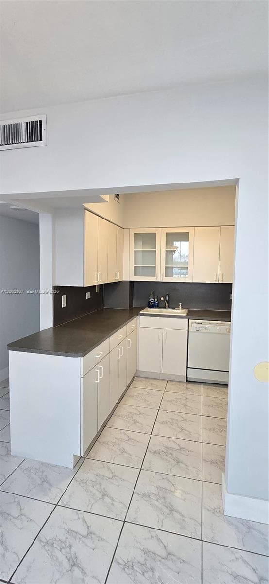 7441 Wayne Ave 11A photo 16