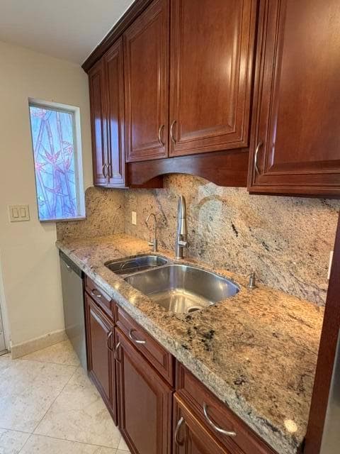 2857 NE 32nd Street 8 photo 4