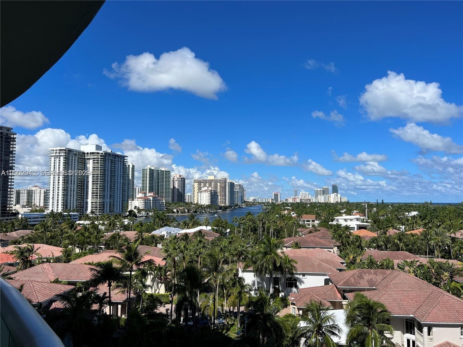 19380 Collins Ave 818 photo 3