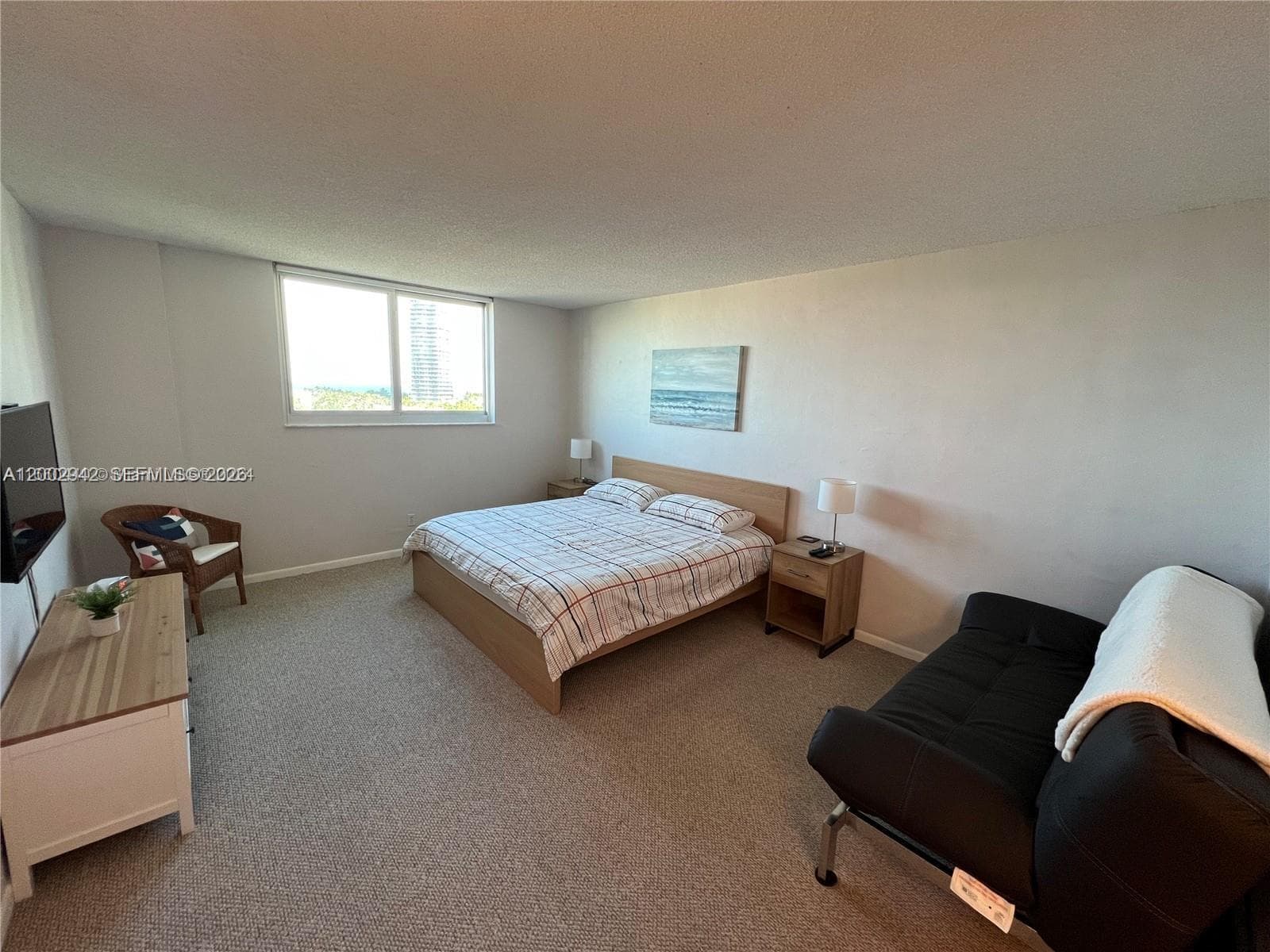 19380 Collins Ave 818 photo 9