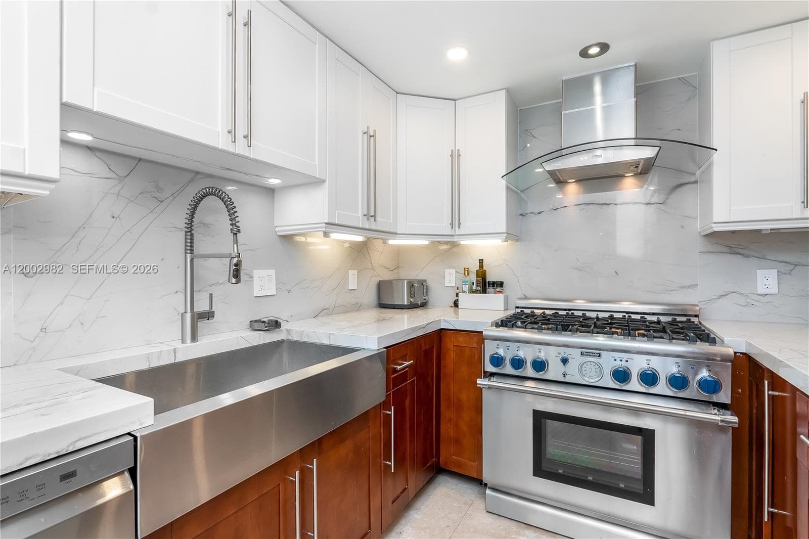 3140 S Ocean Dr (Avail 7/15-11/15 flex) 606 photo 8