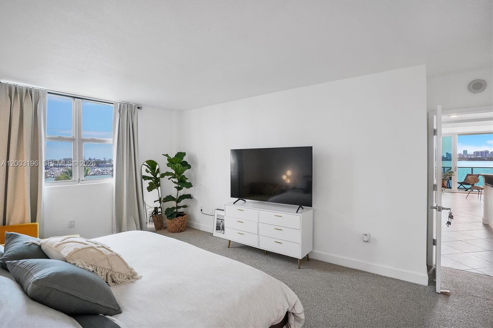 7501 E Treasure Dr 4EF photo 16