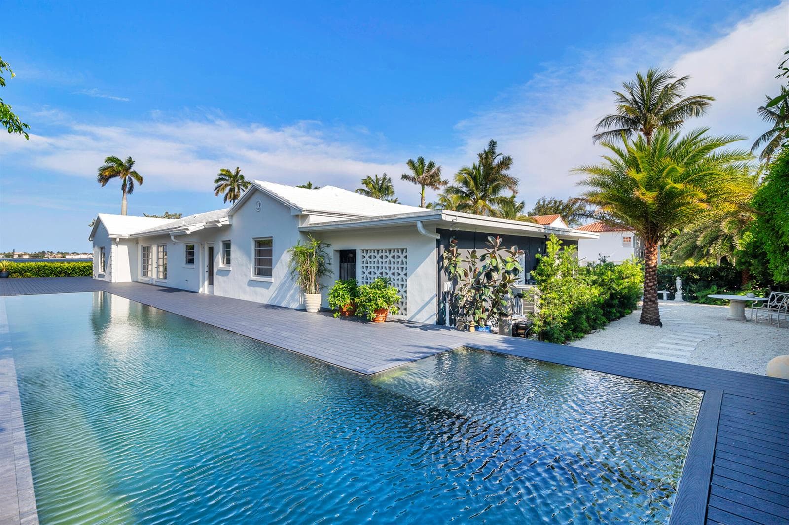 185 Almeria Road 5