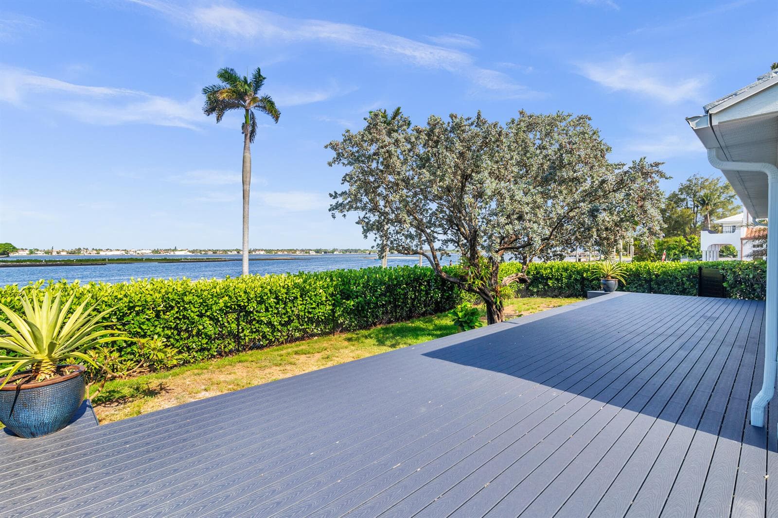 185 Almeria Road 4