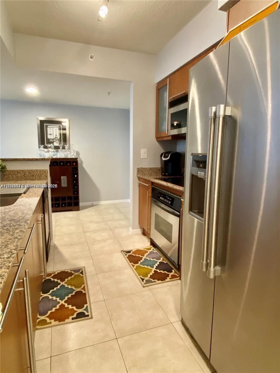 2080 Ocean Dr 707 photo 12