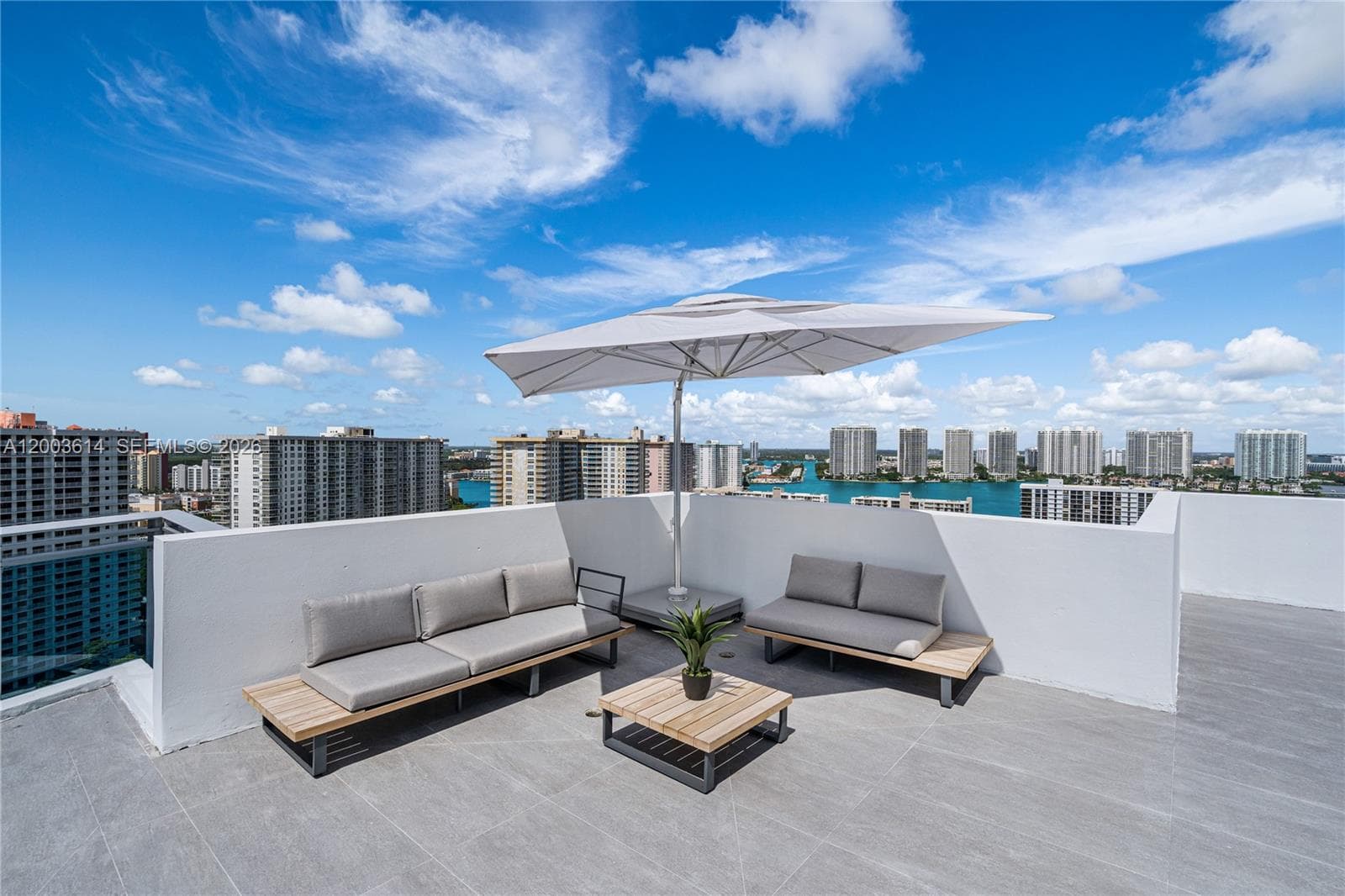 17550 Collins Ave PH1 photo 4