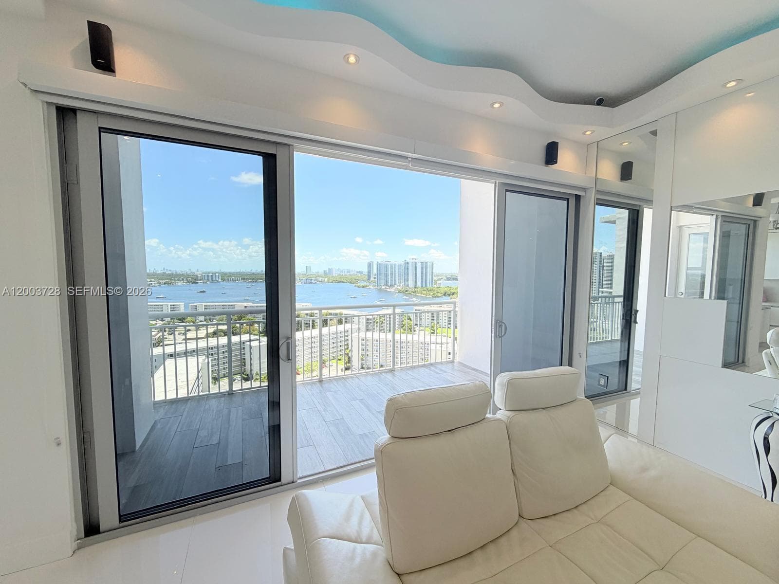 18041 BISCAYNE BLVD PH01 photo 8
