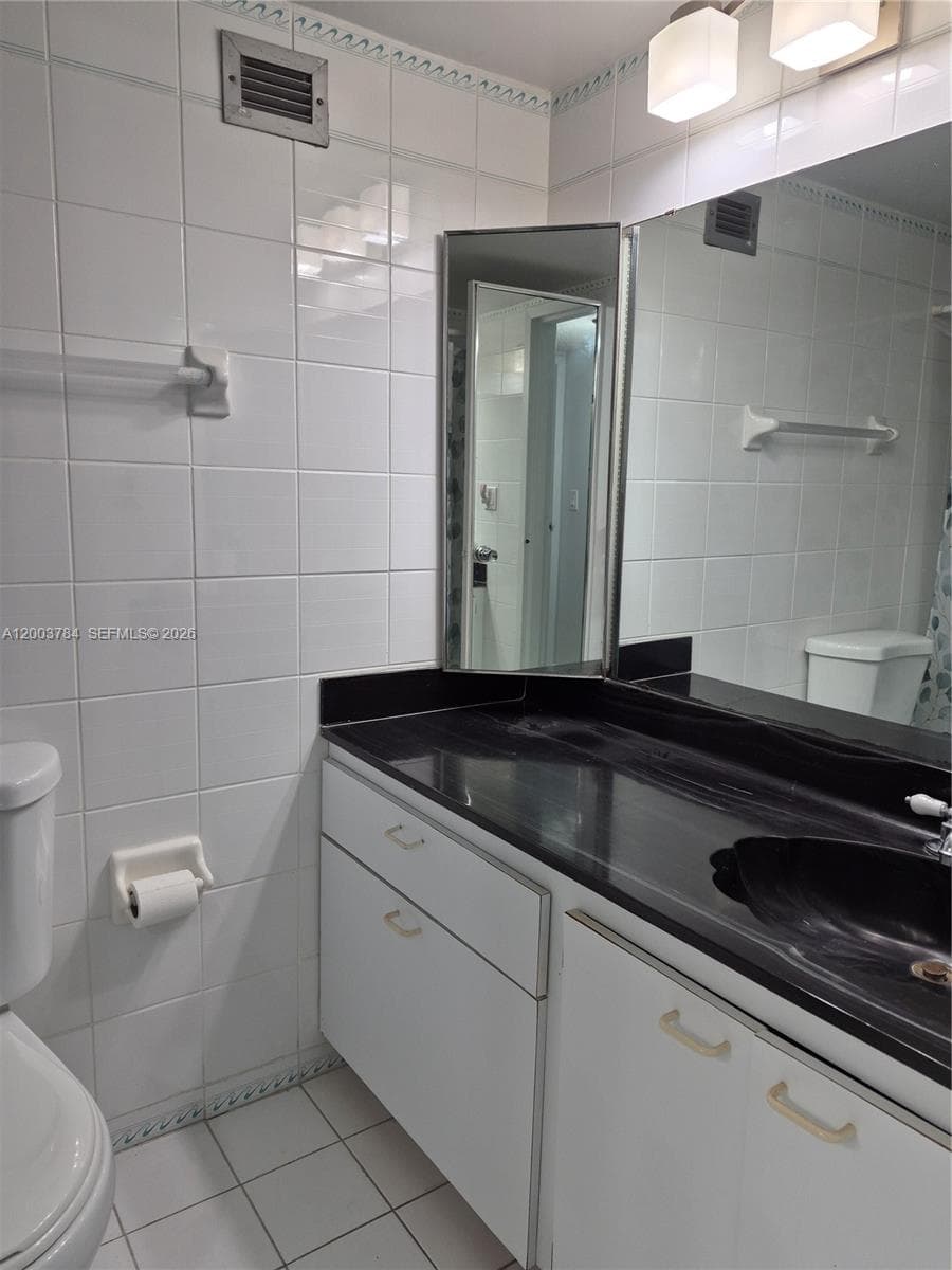 2655 Collins Ave 2406 photo 19