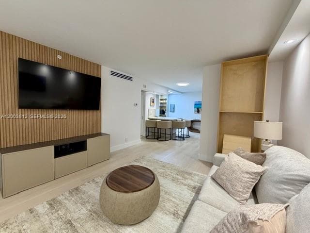 2501 Ocean Dr 3