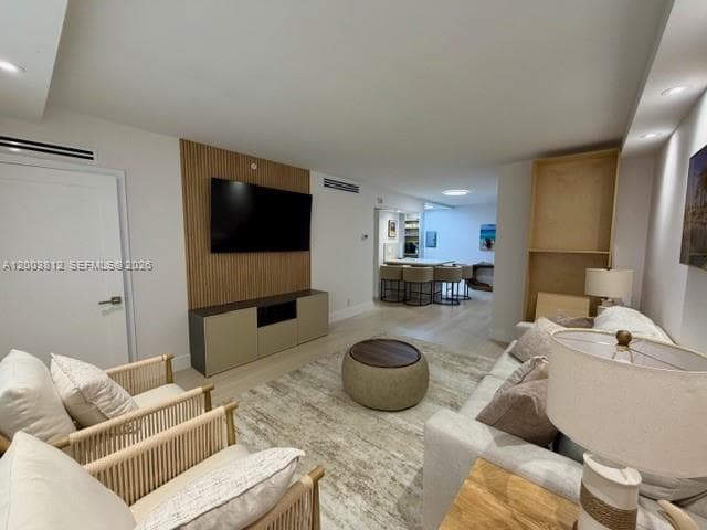 2501 Ocean Dr 4