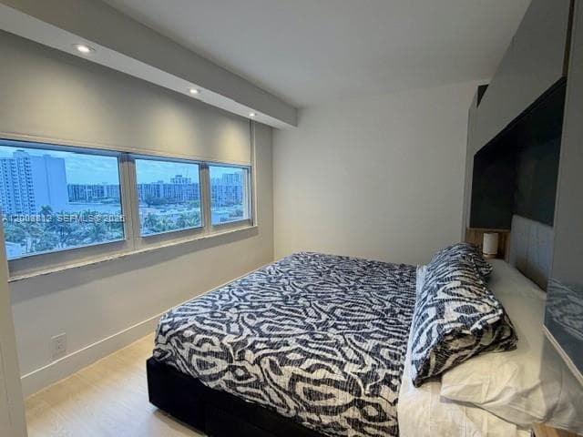 2501 Ocean Dr 833 photo 8