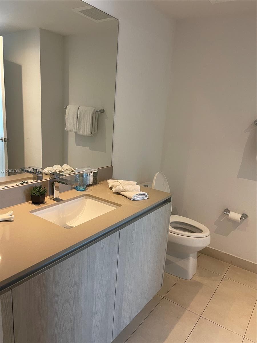 4111 Ocean Dr 3411 photo 12