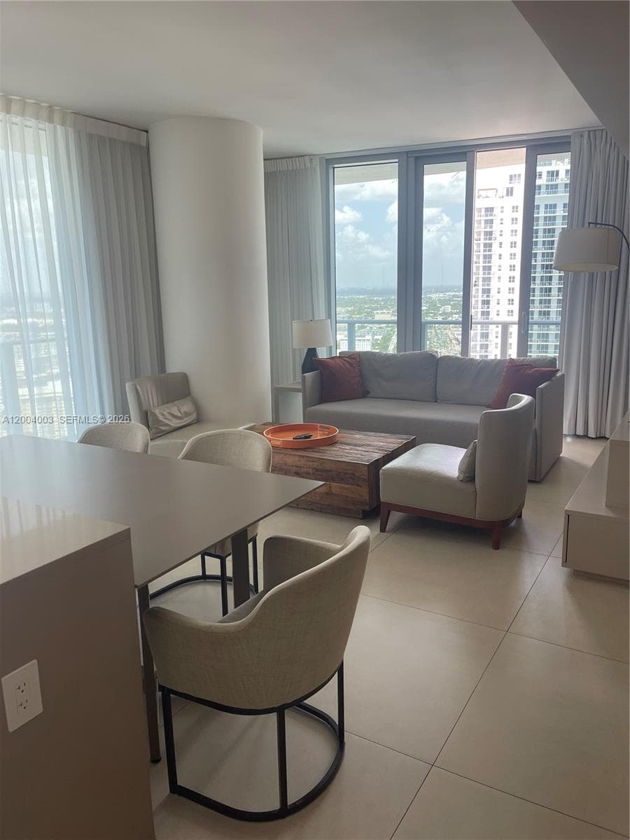 4111 Ocean Dr 5
