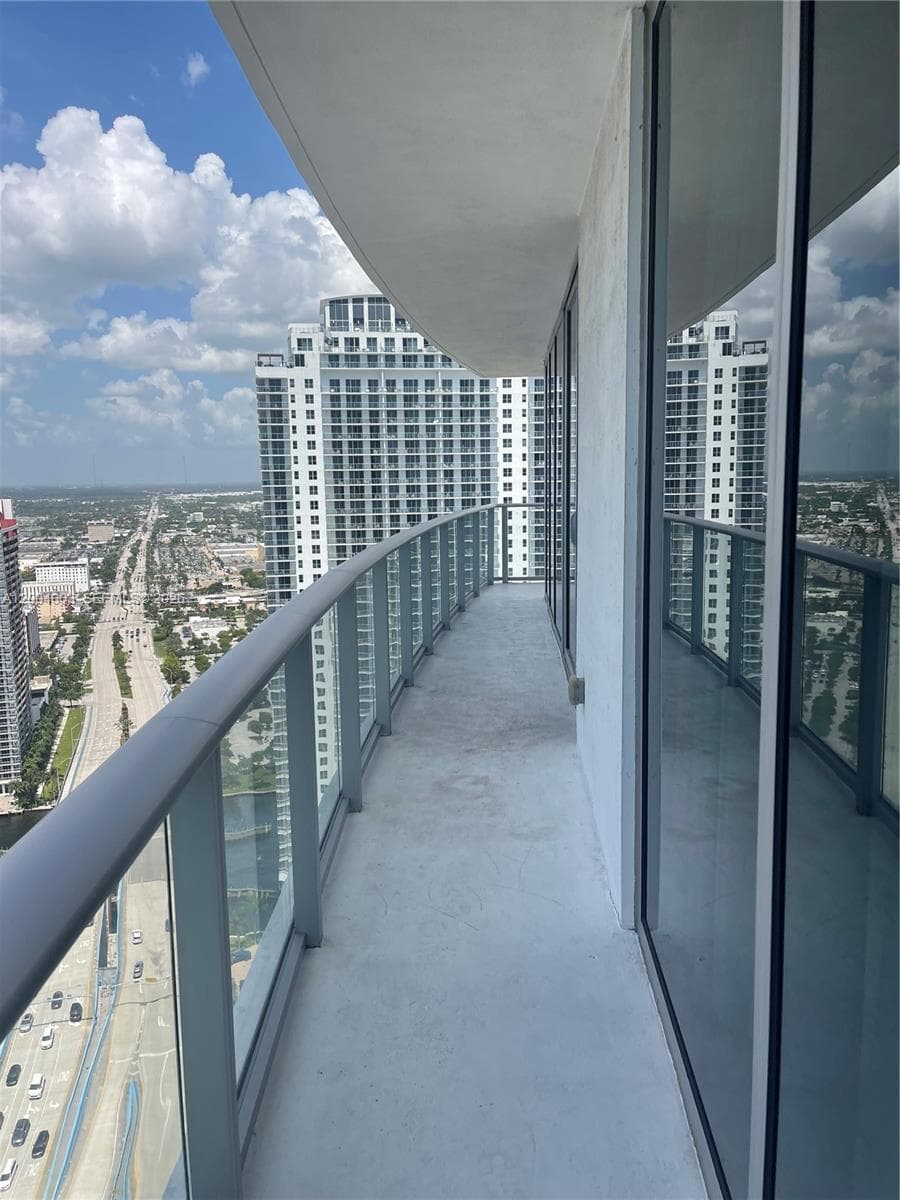 4111 Ocean Dr 3411 photo 24