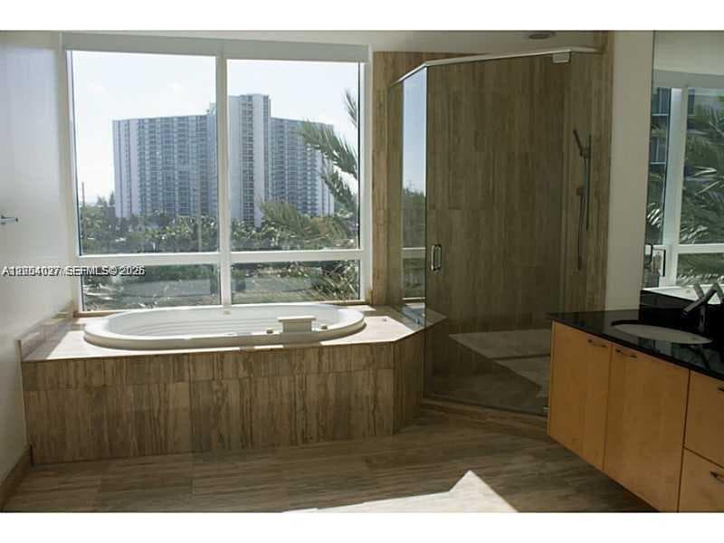 16001 Collins Ave 406 photo 6