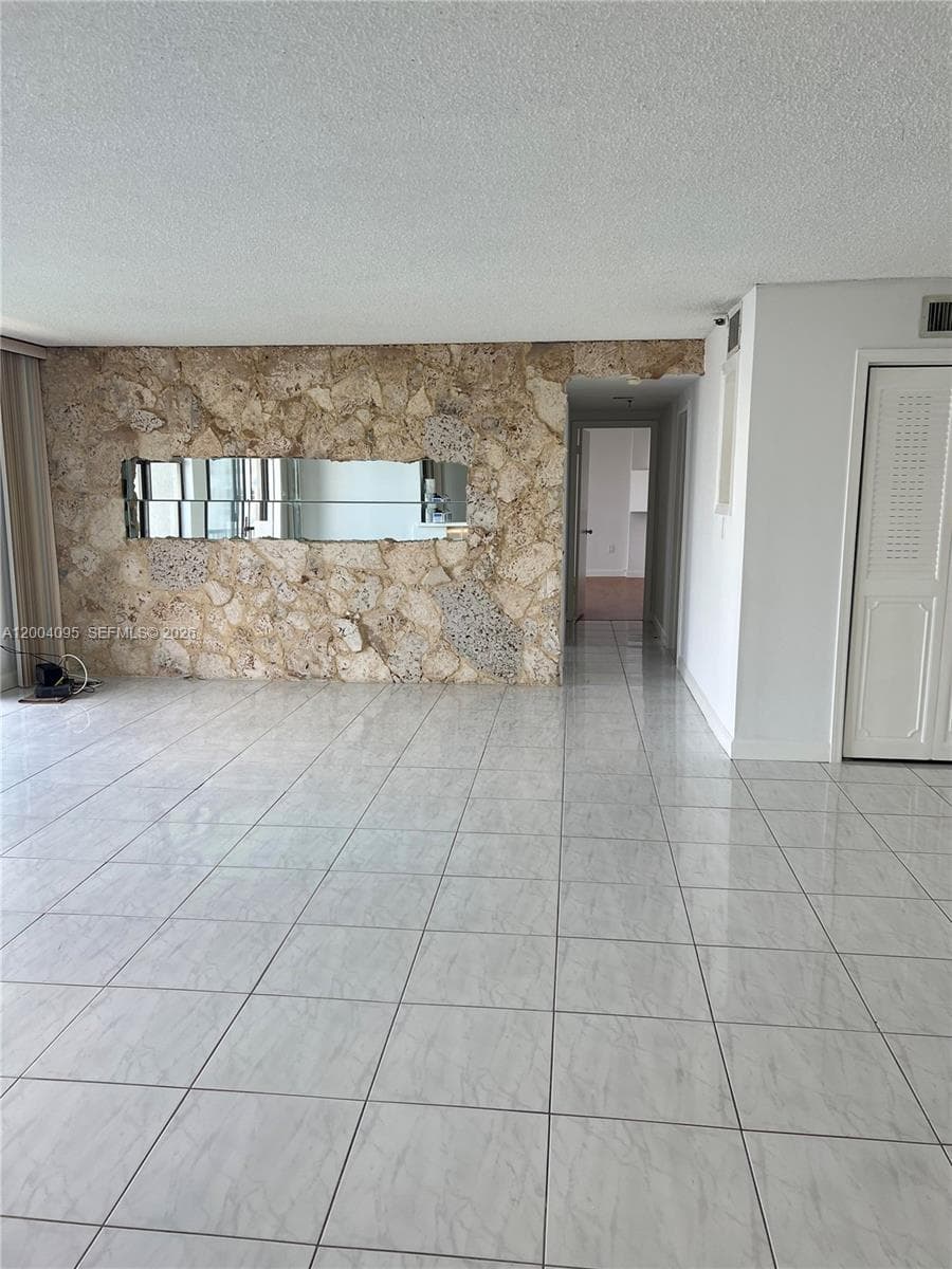 17500 N Bay Rd S907 photo 9