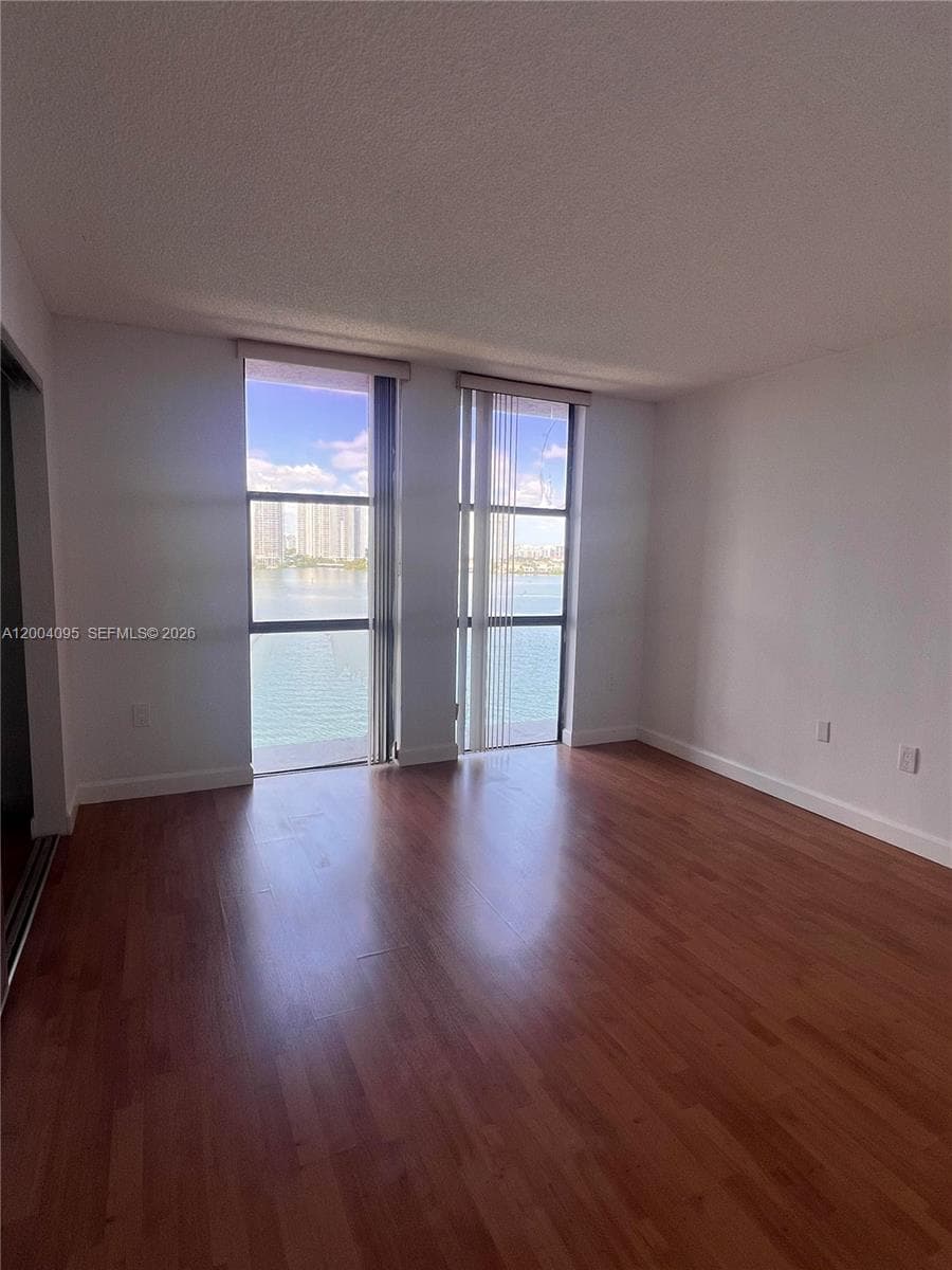 17500 N Bay Rd S907 photo 15