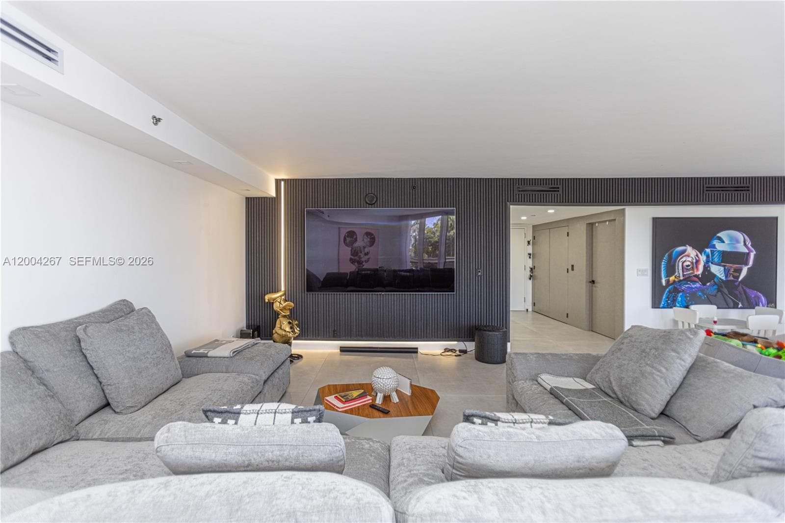 20191 E Country Club Dr TH9 photo 3