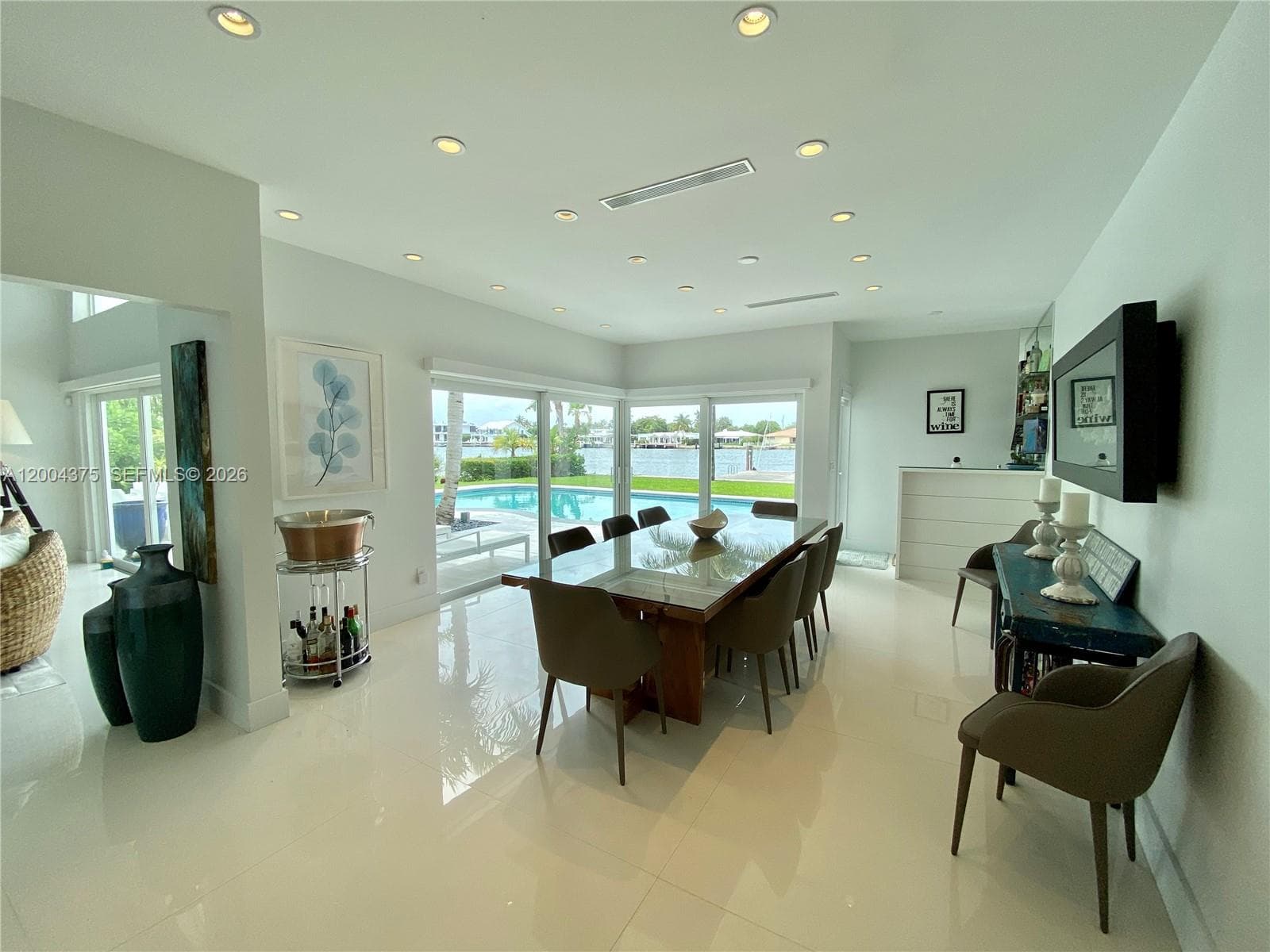 265 Shore Dr photo 2