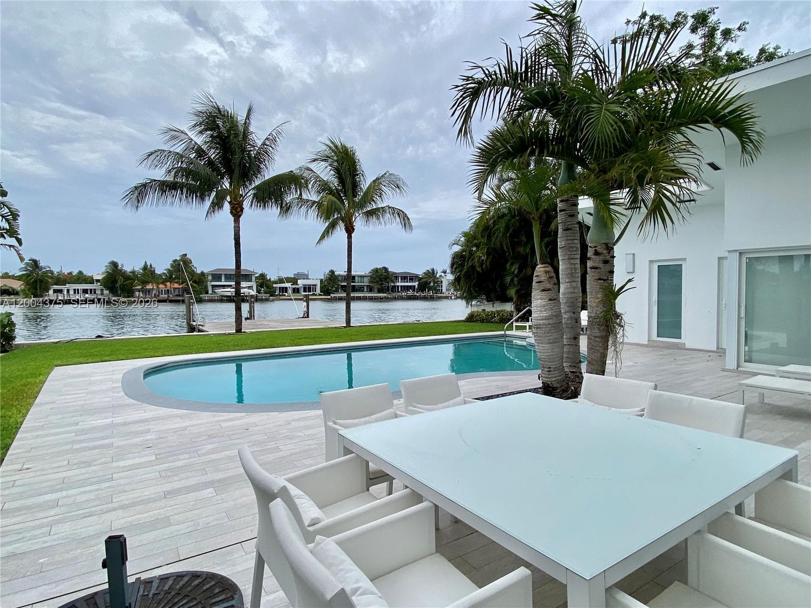 265 Shore Dr photo 3